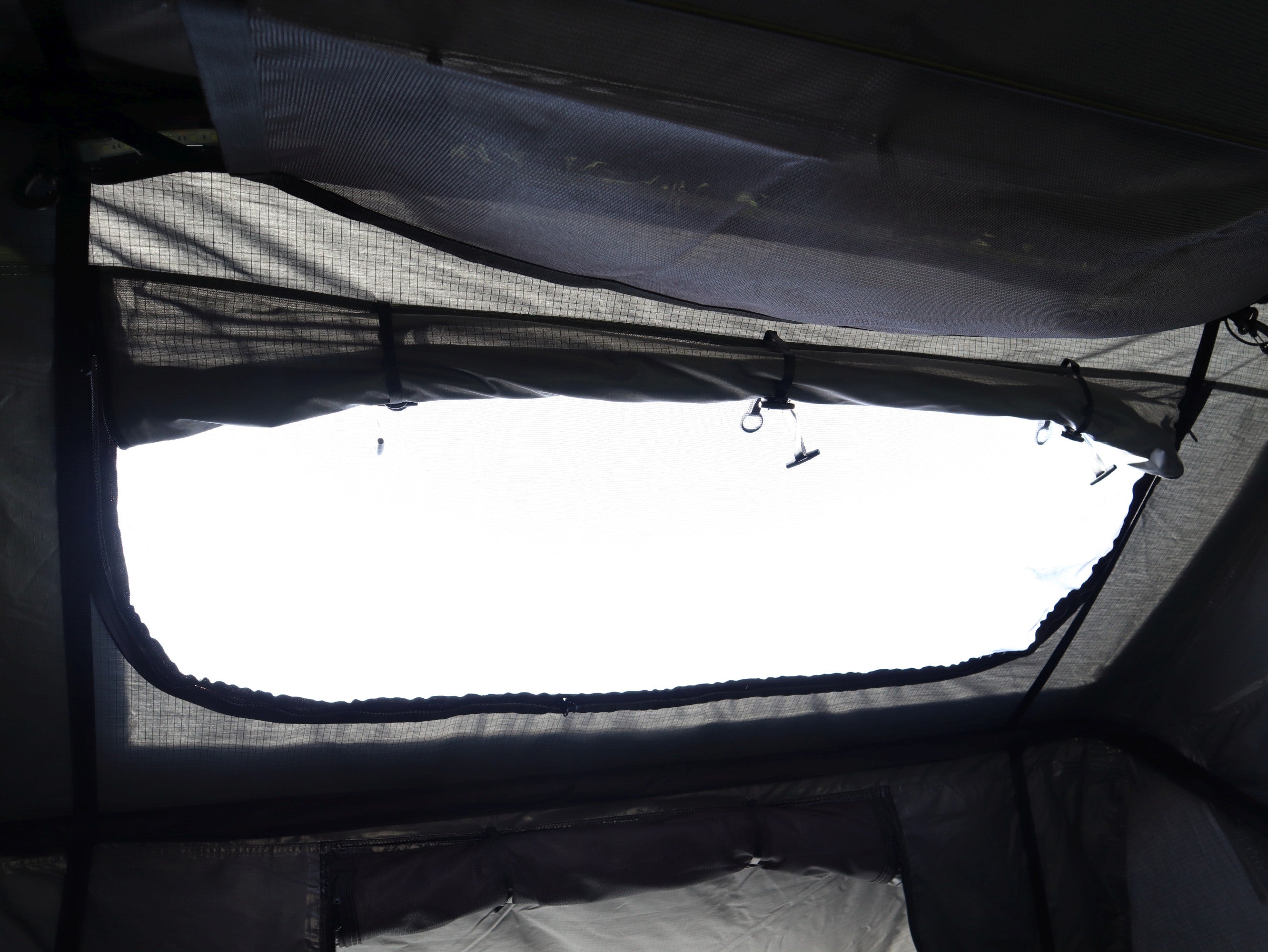 Yonder Big'Un Roof Top Tent- Cali King - Outland Motorworks