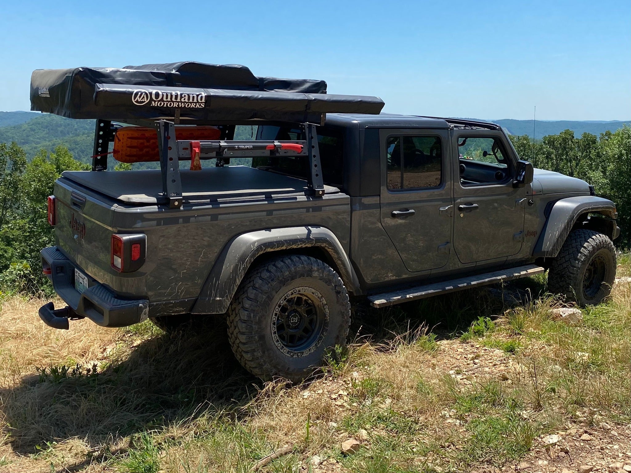 Yonder Big'Un Roof Top Tent- Cali King - Outland Motorworks