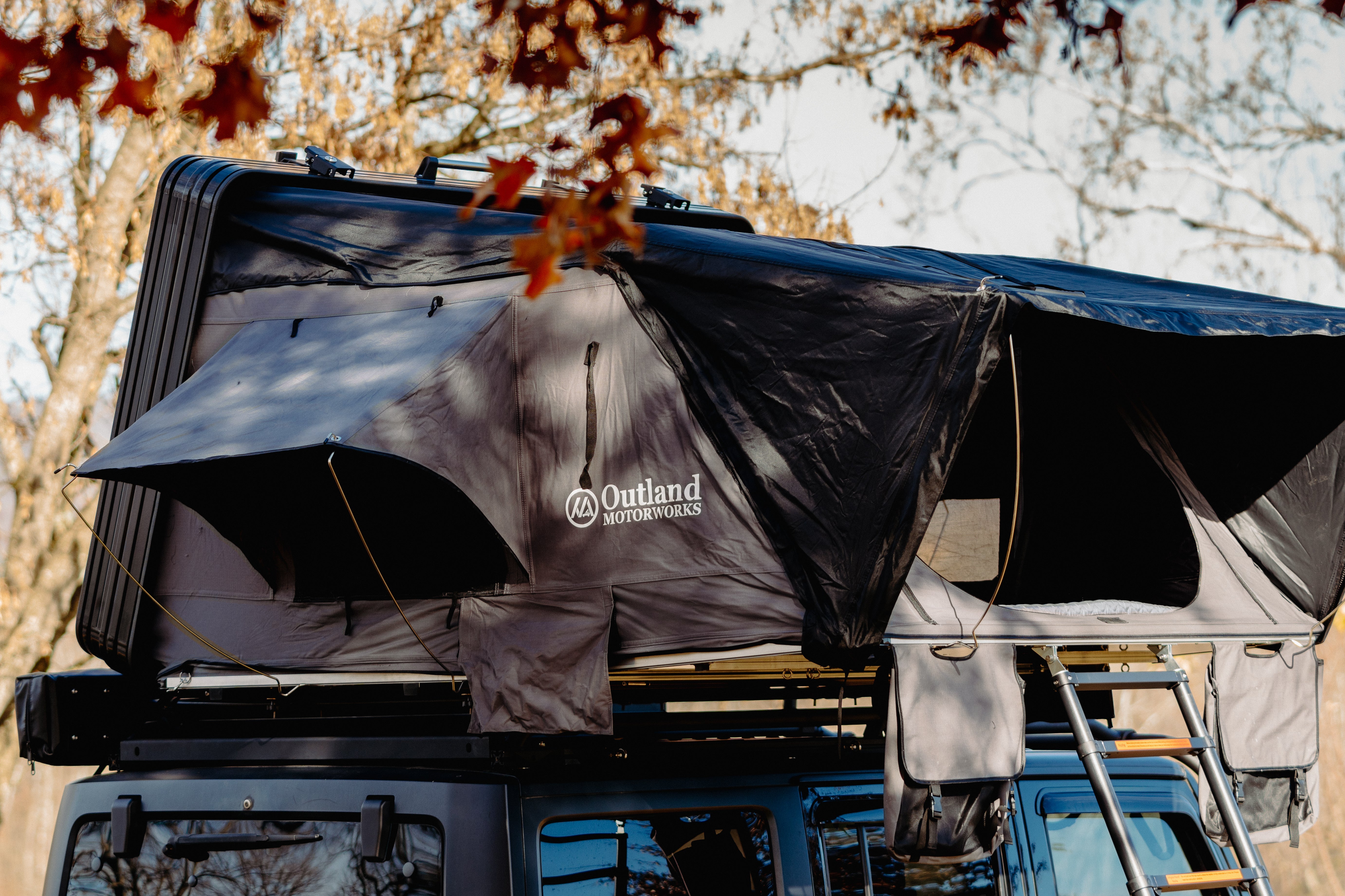 Bonny Big'Un Rooftop Tent - Cali King - Outland Motorworks