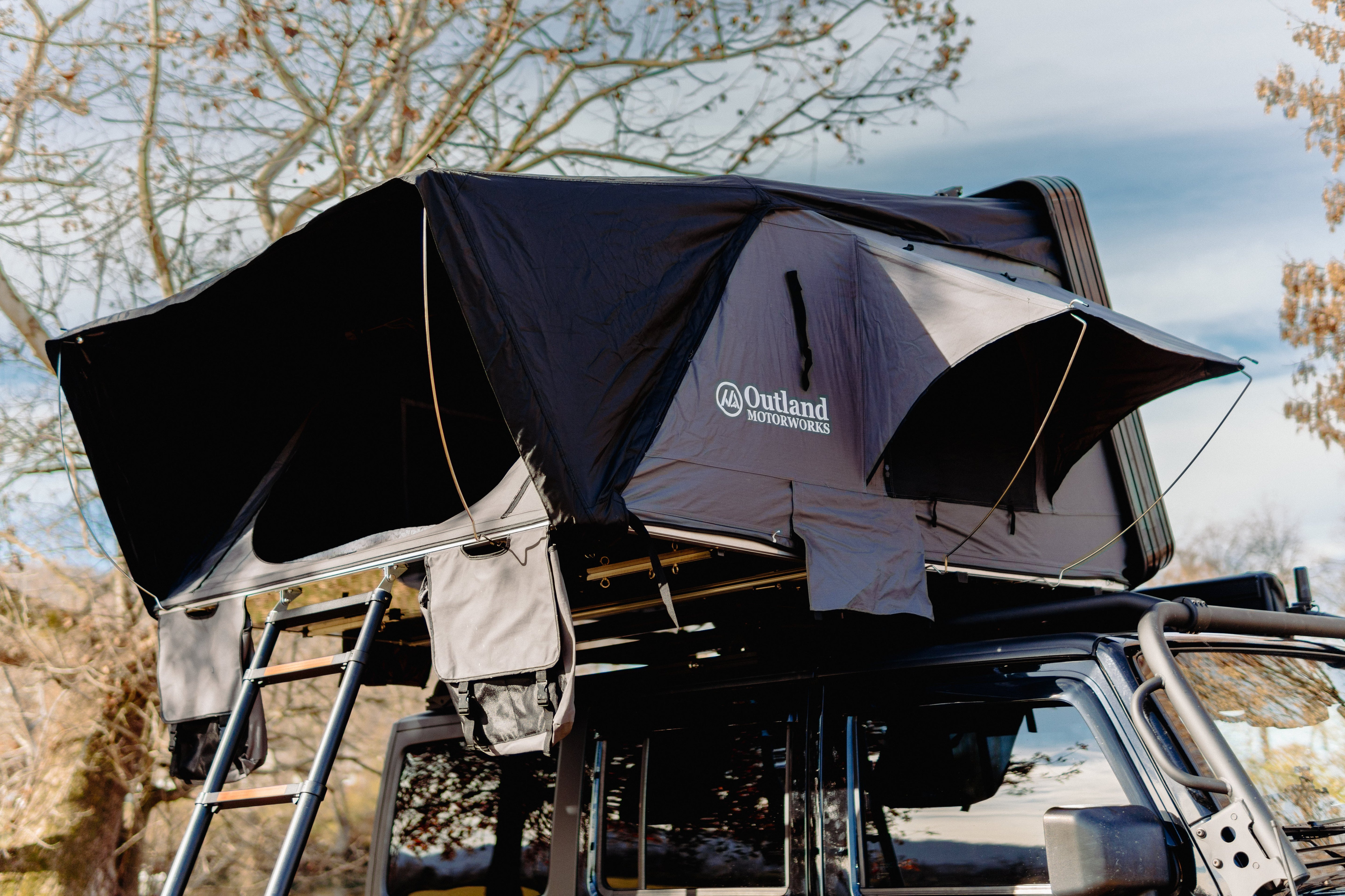 Bonny Big'Un Rooftop Tent - Cali King - Outland Motorworks