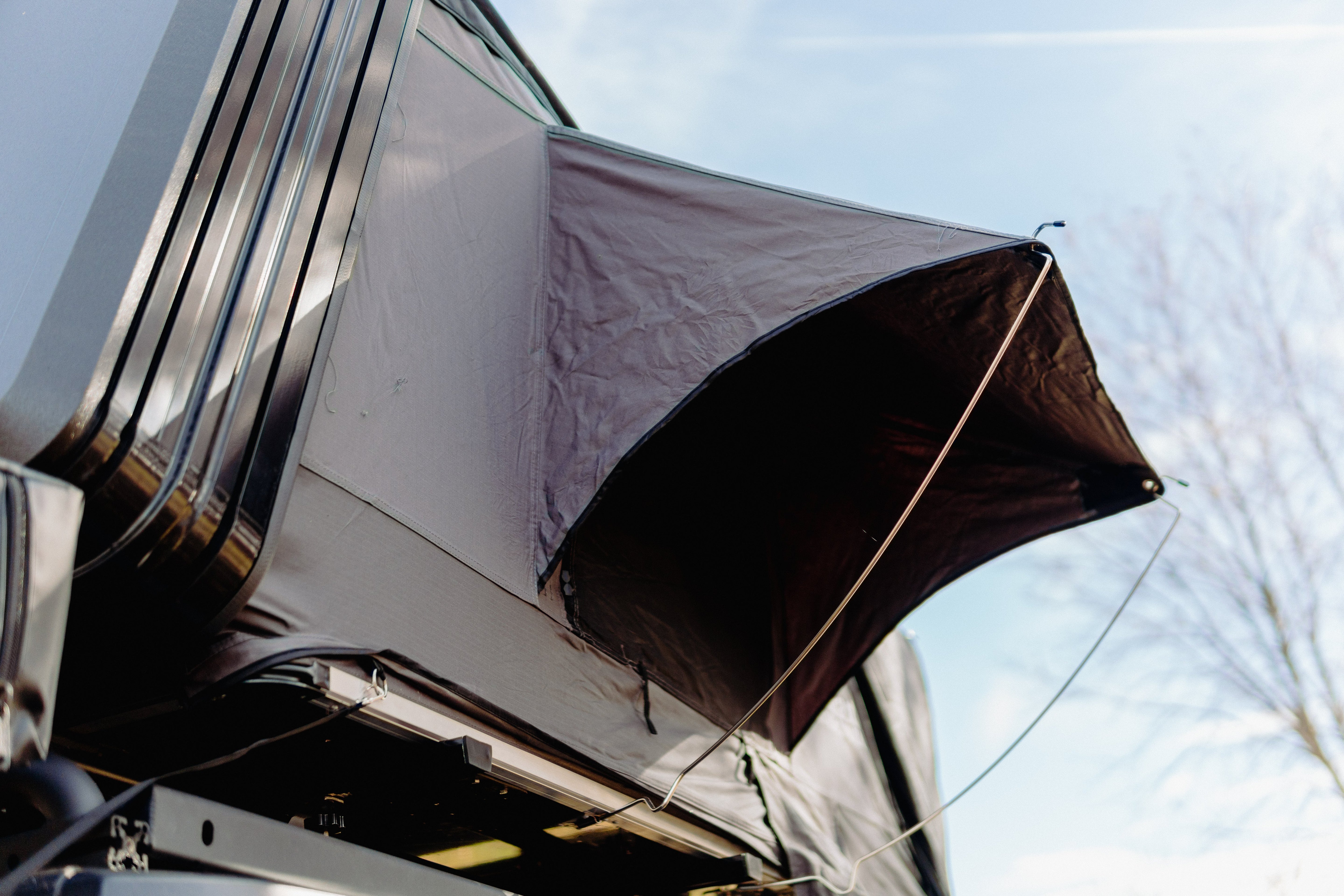Bonny Big'Un Rooftop Tent - Cali King - Outland Motorworks